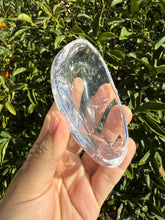 Load image into Gallery viewer, Mini Clear Quartz Offering Bowl,Crystal Quartz Altar Bowl,Crystal Tray,B100
