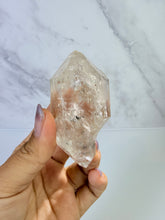 Load image into Gallery viewer, Natural Enhydro Quartz w/ Moving Bubble &amp;/or Carbon/Black Inclusions,A495
