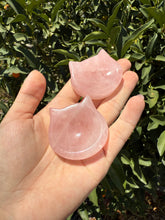 Load image into Gallery viewer, 1pc Cat Head Natural Crystal Sphere Stand,Rose Quartz Sphere Stand
