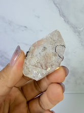 Load image into Gallery viewer, High Luster Enhydro Quartz w/ Moving Bubble &amp;/or Carbon/Black Inclusions,A490
