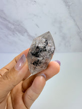 Load image into Gallery viewer, High Luster Enhydro Quartz w/ Moving Bubble &amp;/or Carbon/Black Inclusions,A498

