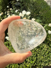 Load image into Gallery viewer, Small Clear Quartz Offering Bowl,234.8g
