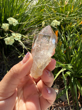 Load image into Gallery viewer, Natural Enhydro Quartz w/ Moving Bubble &amp;/or Carbon/Black Inclusions,A456
