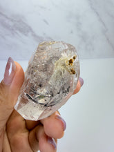 Load image into Gallery viewer, High Luster Enhydro Quartz w/ Moving Bubble &amp;/or Carbon/Black Inclusions,A501
