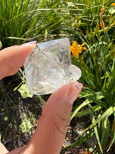 Load image into Gallery viewer, Natural Enhydro Quartz w/ Moving Bubble &amp;/or Carbon/Black Inclusions,A452
