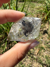 Load image into Gallery viewer, Natural Enhydro Quartz w/ Moving Bubble &amp;/or Carbon/Black Inclusions,A487
