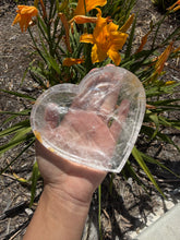 Load image into Gallery viewer, Natural Clear Quartz Heart Dish,Crystal Tray,Decorative Altar Dish,B158
