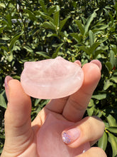 Load image into Gallery viewer, 1pc Cat Head Natural Crystal Sphere Stand,Rose Quartz Sphere Stand
