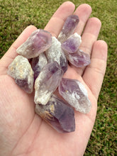 Load image into Gallery viewer, 100g Dragon Tooth Amethyst with Phantoms
