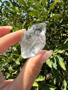 Natural Enhydro Quartz Crystal with Moving Water Bubble,A136
