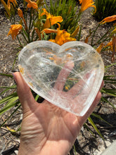 Load image into Gallery viewer, Natural Clear Quartz Heart Dish,Crystal Tray,Decorative Altar Dish,B158
