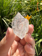 Load image into Gallery viewer, Natural Enhydro Quartz w/ Moving Bubble &amp;/or Carbon/Black Inclusions,A452

