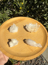 Load image into Gallery viewer, 4pcs Natural Clear Quartz Crystal Clusters
