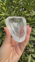 Load and play video in Gallery viewer, Mini Clear Quartz Offering Bowl,Crystal Quartz Altar Bowl,Crystal Tray,B70
