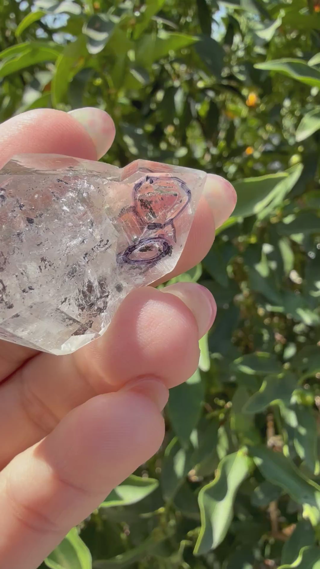 Natural Enhydro Quartz Crystal with Moving Water Bubble,A136