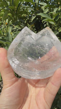Load and play video in Gallery viewer, Cat Head Clear Quartz Offering Bowl,Crystal Quartz Altar Bowl,Crystal Tray,B64
