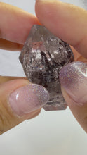 Load and play video in Gallery viewer, High Luster Enhydro Quartz w/ Moving Bubble &amp;/or Carbon/Black Inclusions,A498
