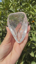 Load and play video in Gallery viewer, Mini Clear Quartz Offering Bowl,Crystal Quartz Altar Bowl,Crystal Tray,B89
