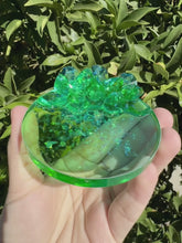 Load and play video in Gallery viewer, Green Blue Crystal Cluster Shiny Resin Round Tray
